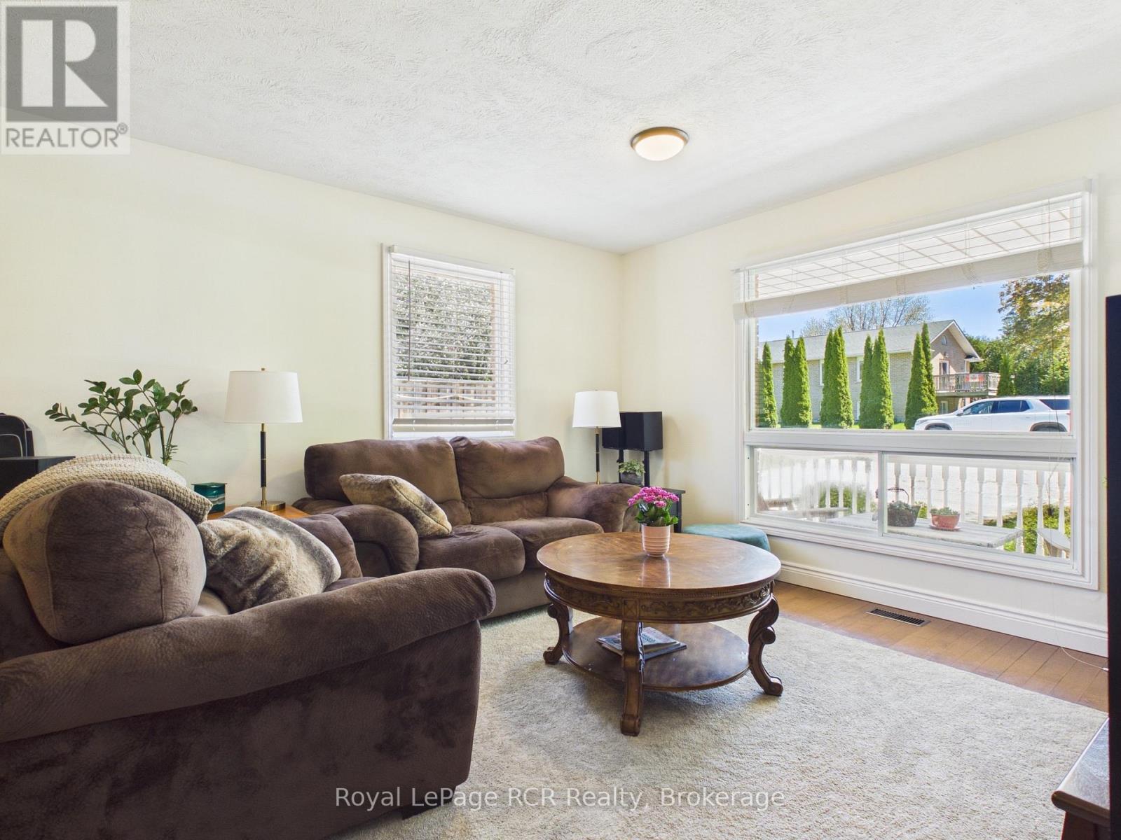 74 GRENVILLE STREET N - 8