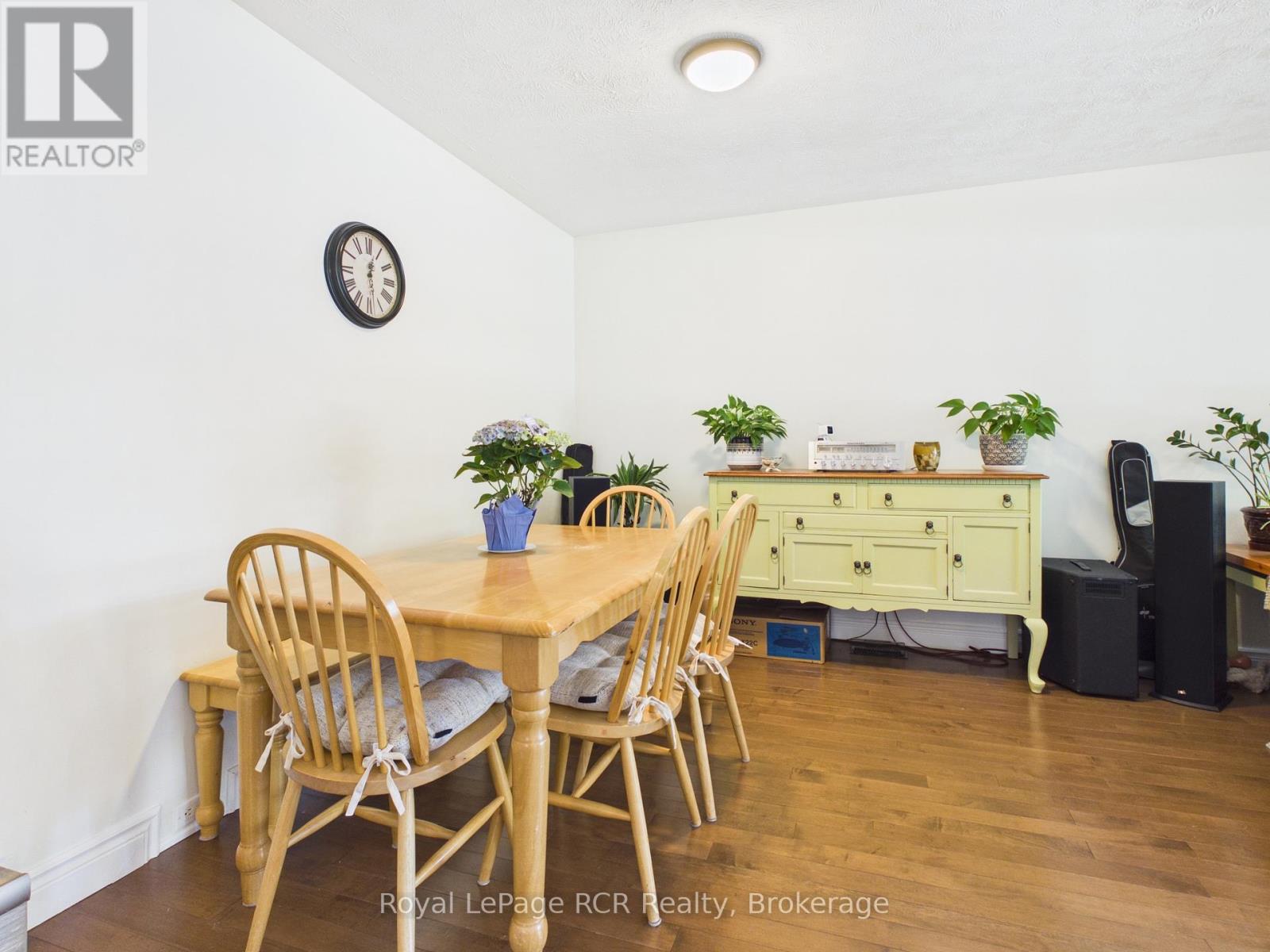 74 GRENVILLE STREET N - 9