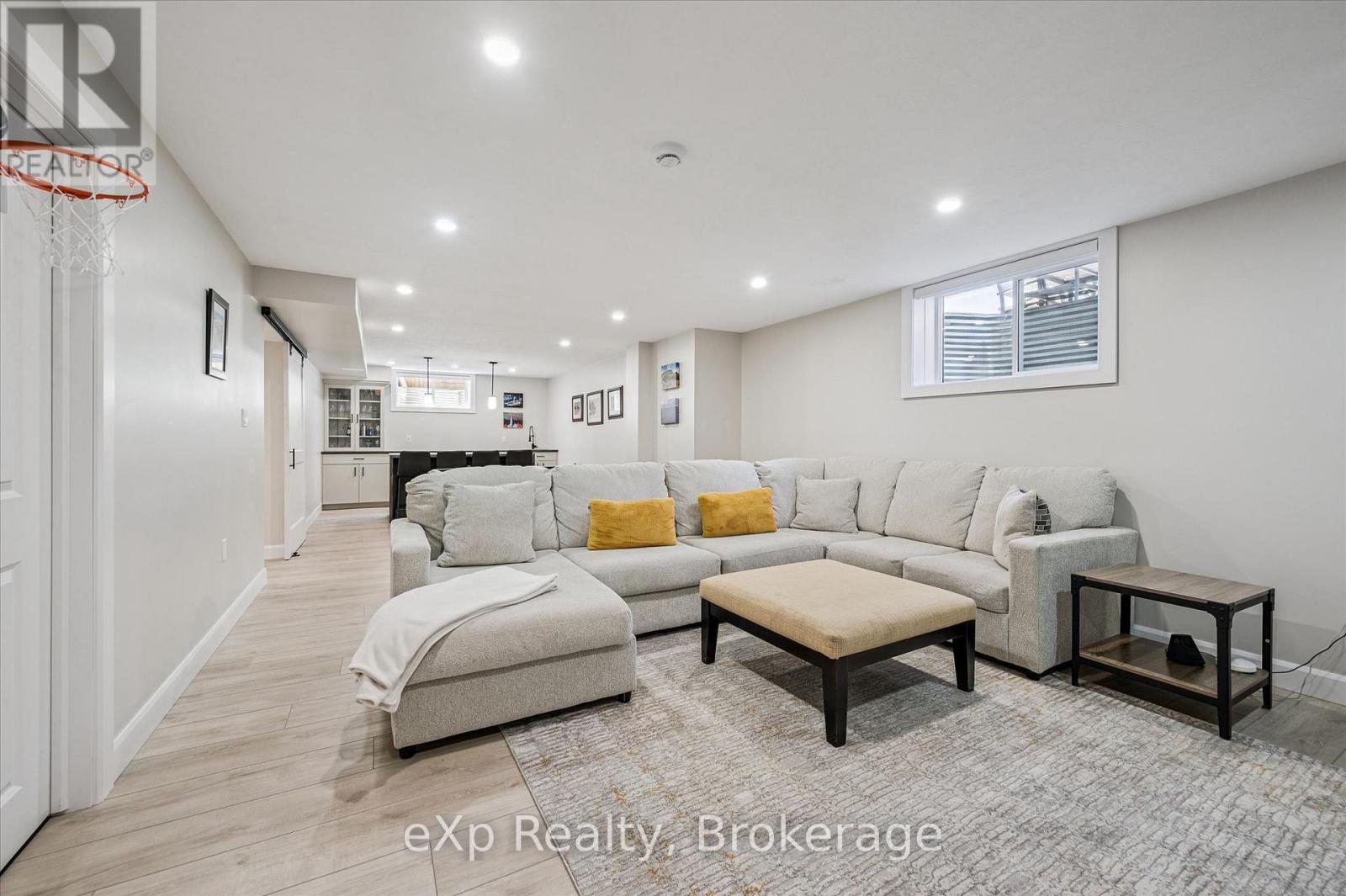 52 MARR DRIVE - 42