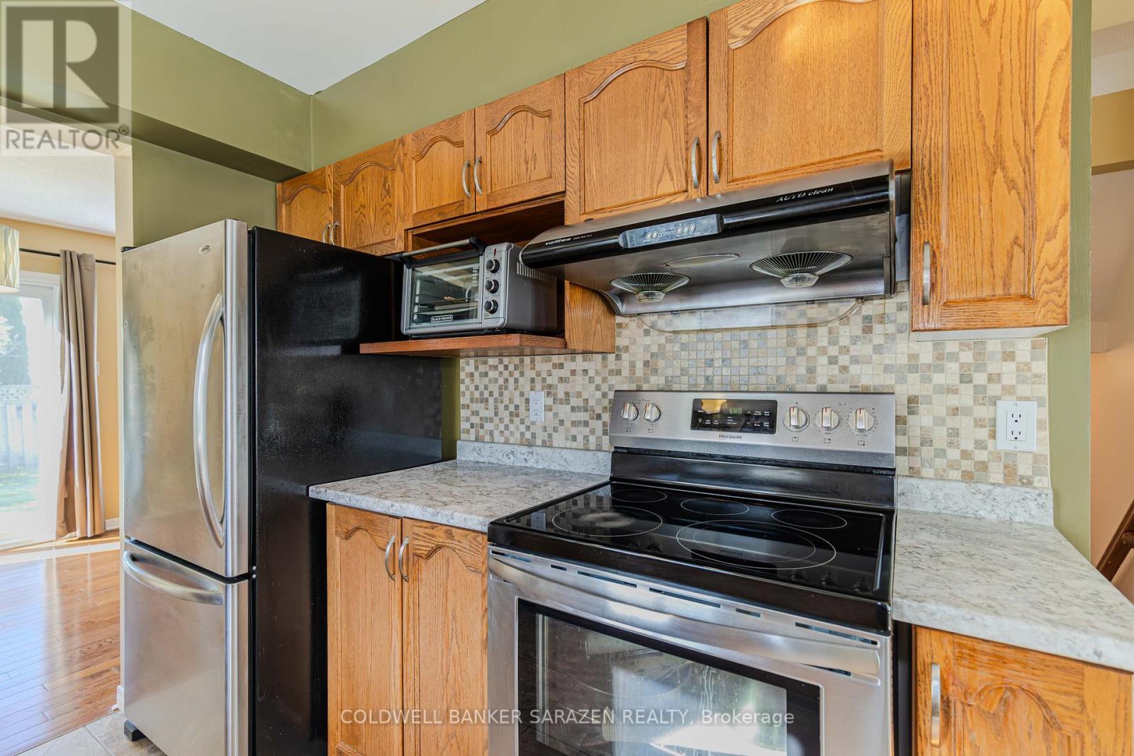 94 MARKLAND CRESCENT - 14