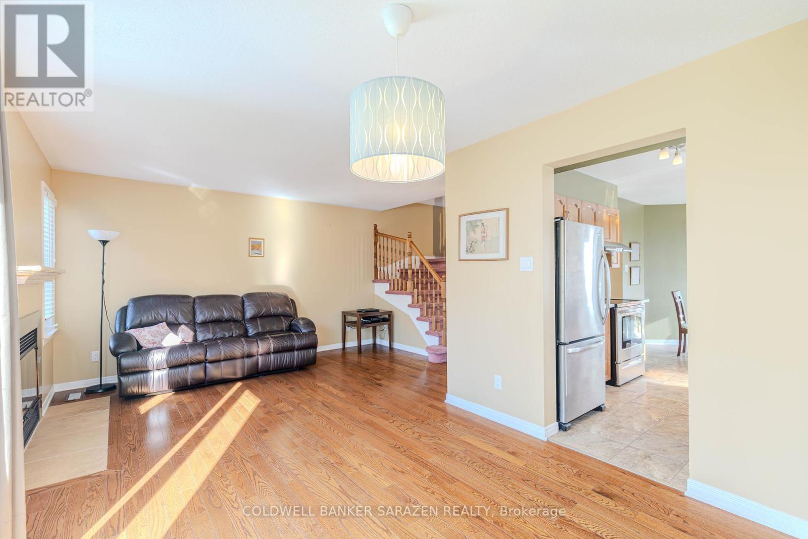 94 MARKLAND CRESCENT - 21