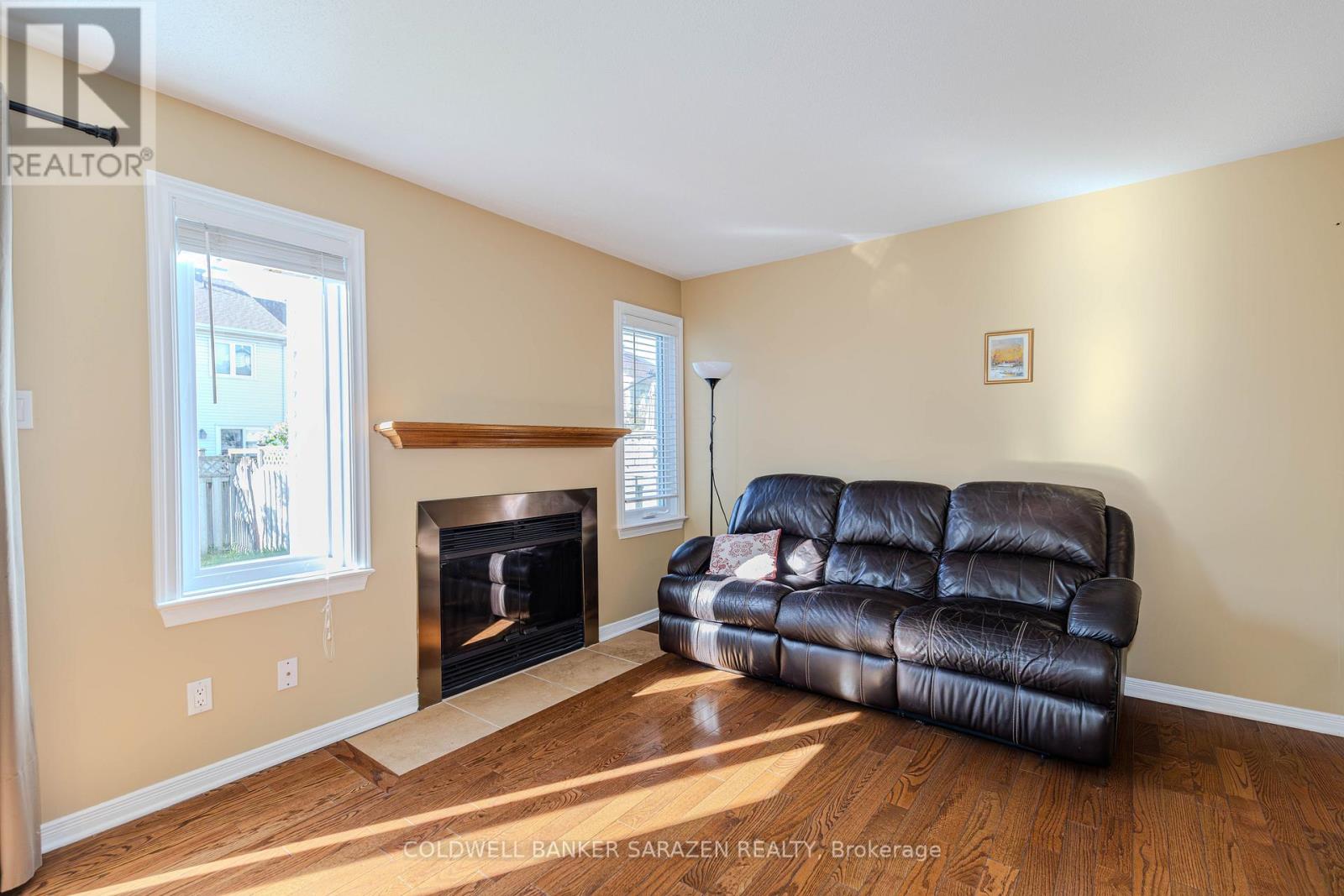 94 MARKLAND CRESCENT - 23