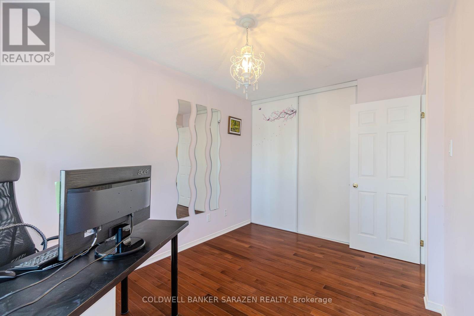94 MARKLAND CRESCENT - 38