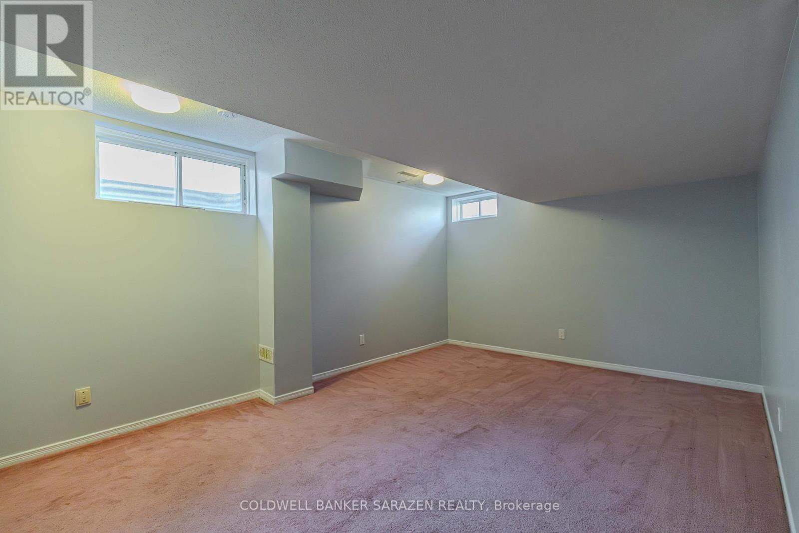 94 MARKLAND CRESCENT - 41
