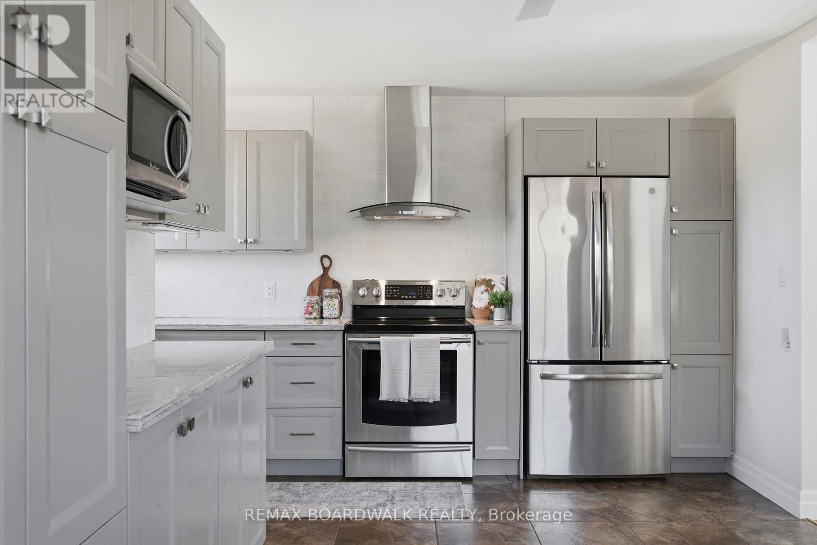 89 STEWART BOULEVARD - 32