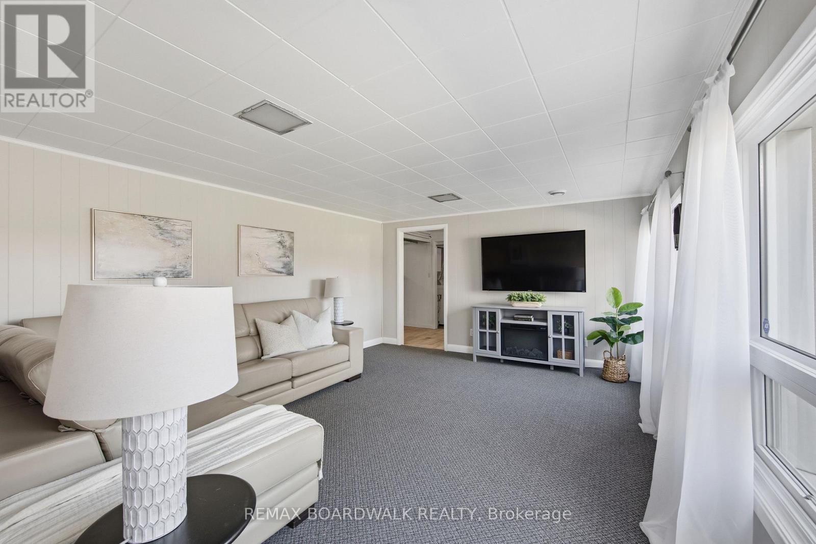 89 STEWART BOULEVARD - 39