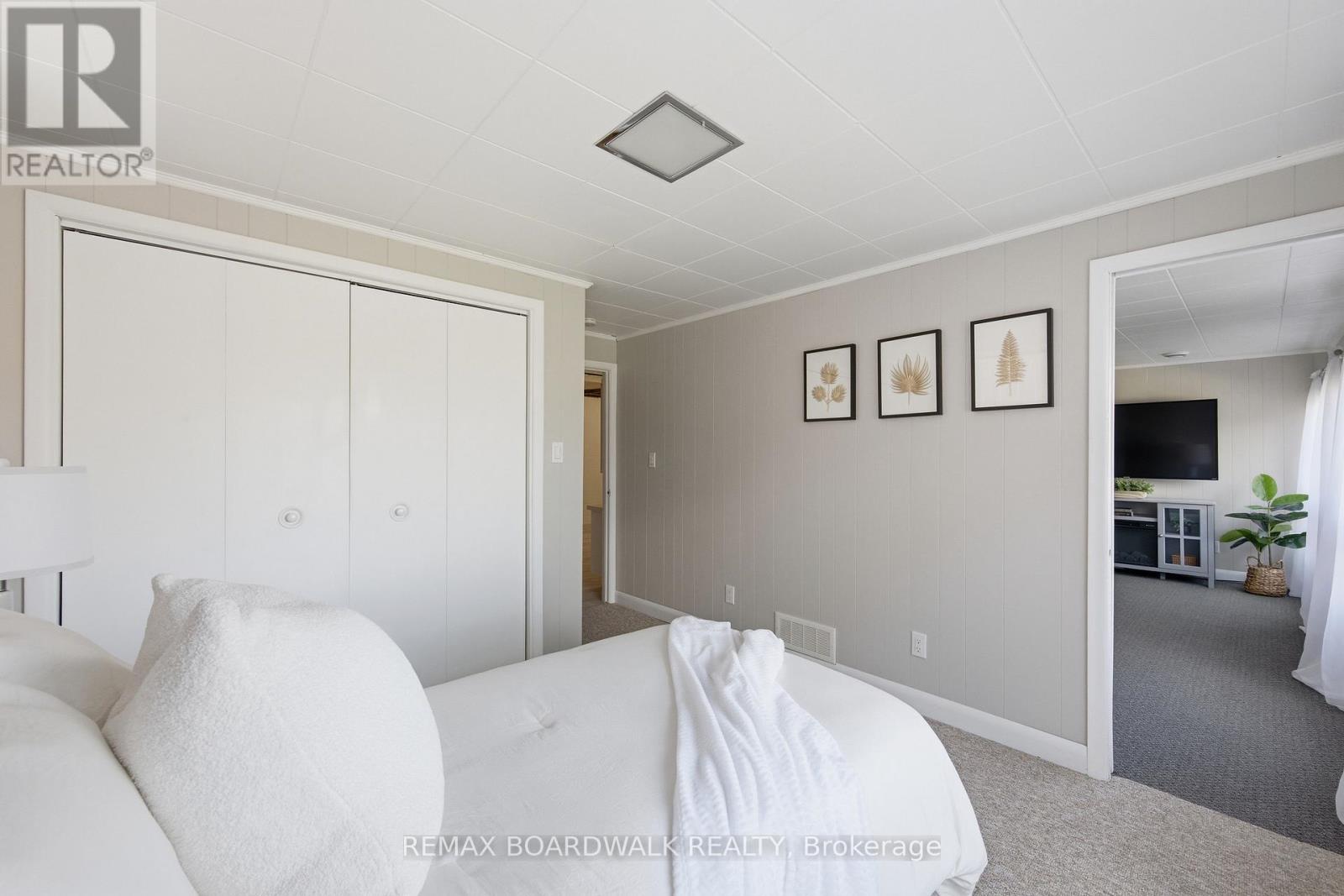 89 STEWART BOULEVARD - 43