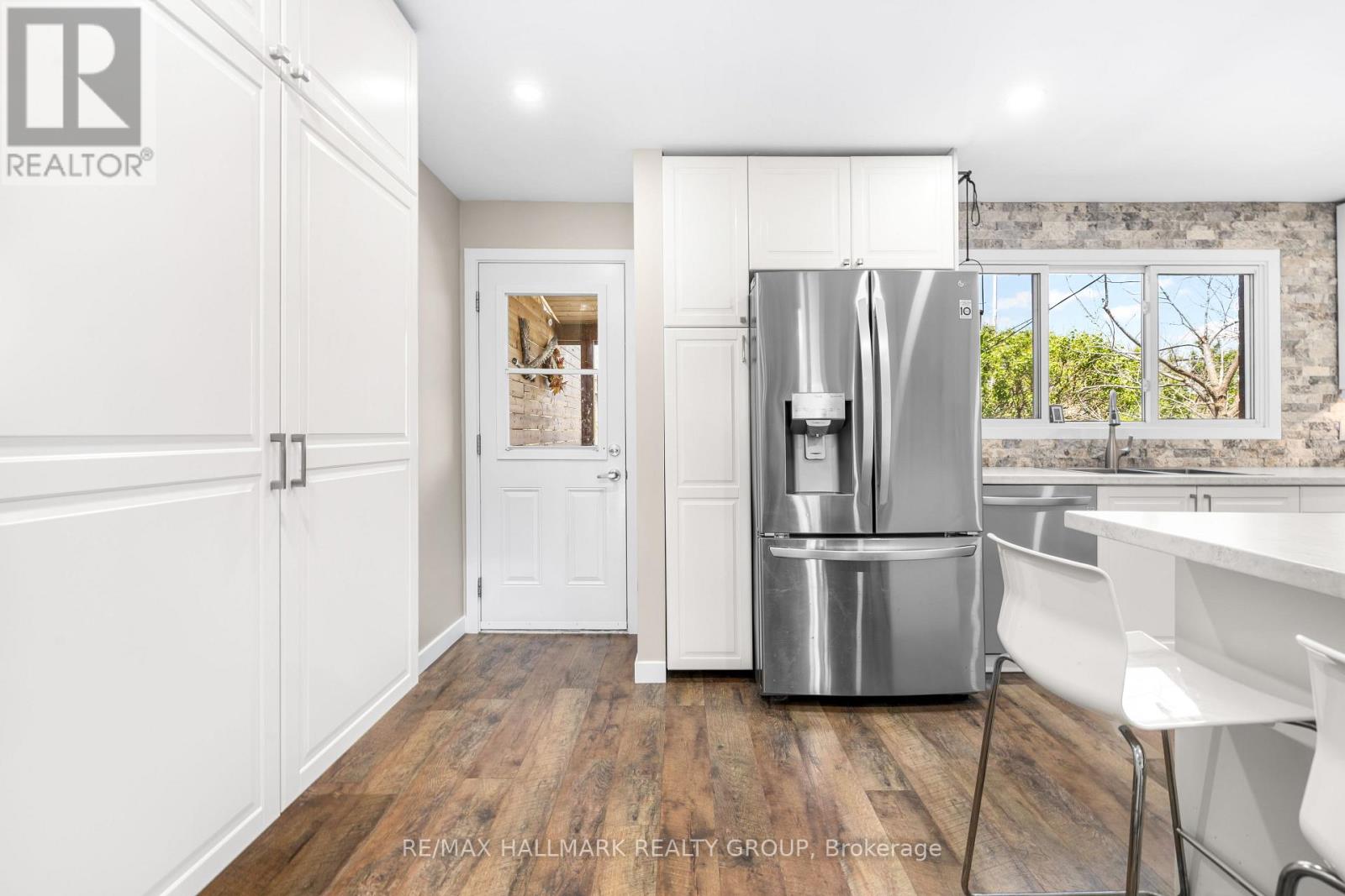 2041 KINGSLEY ROAD - 19