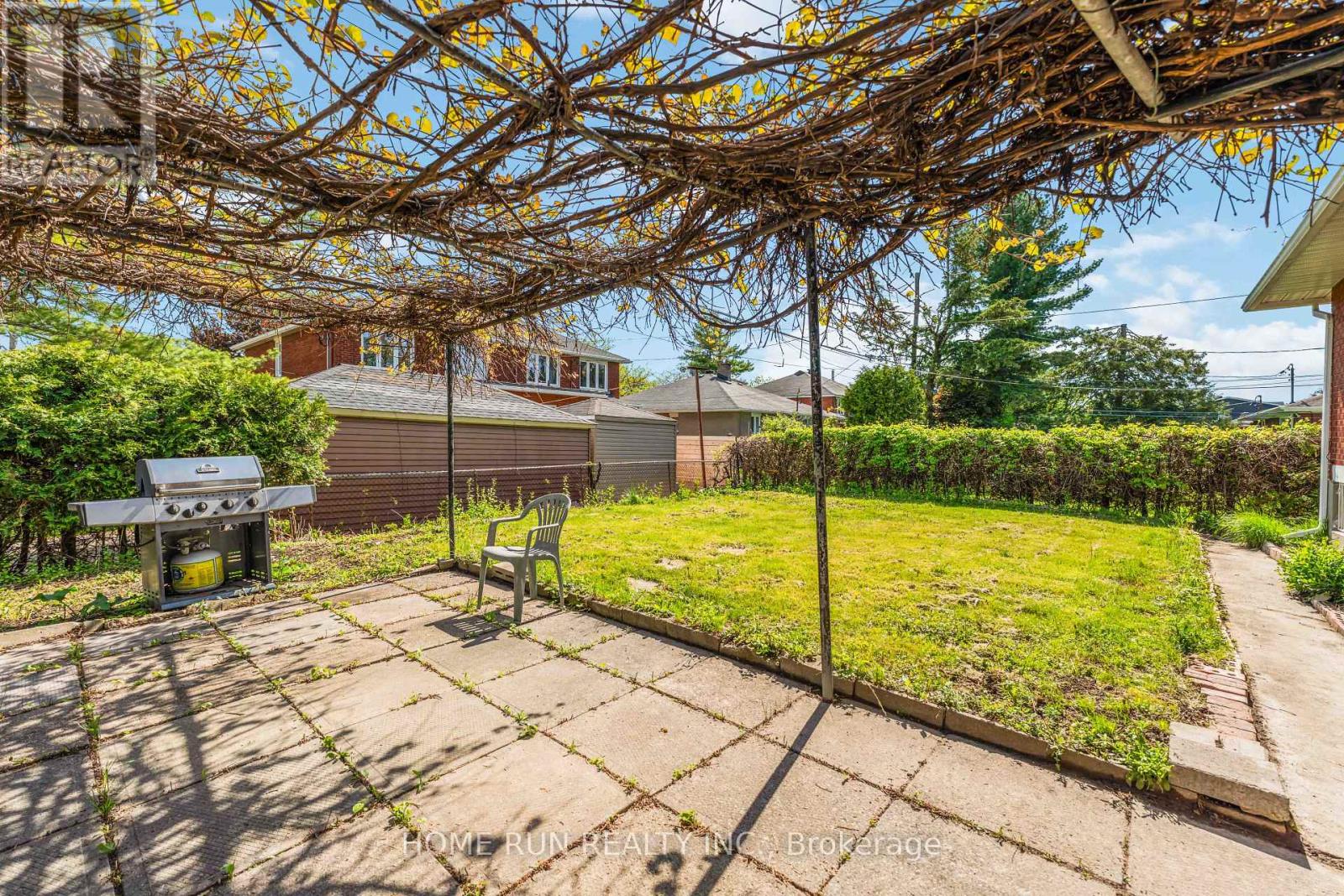 1530 CLEMENTINE BOULEVARD W - 44