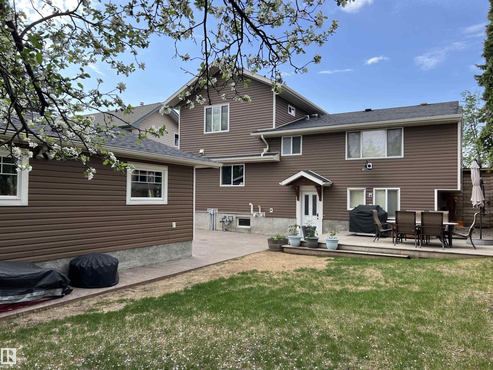 14704 88 AV NW - 51