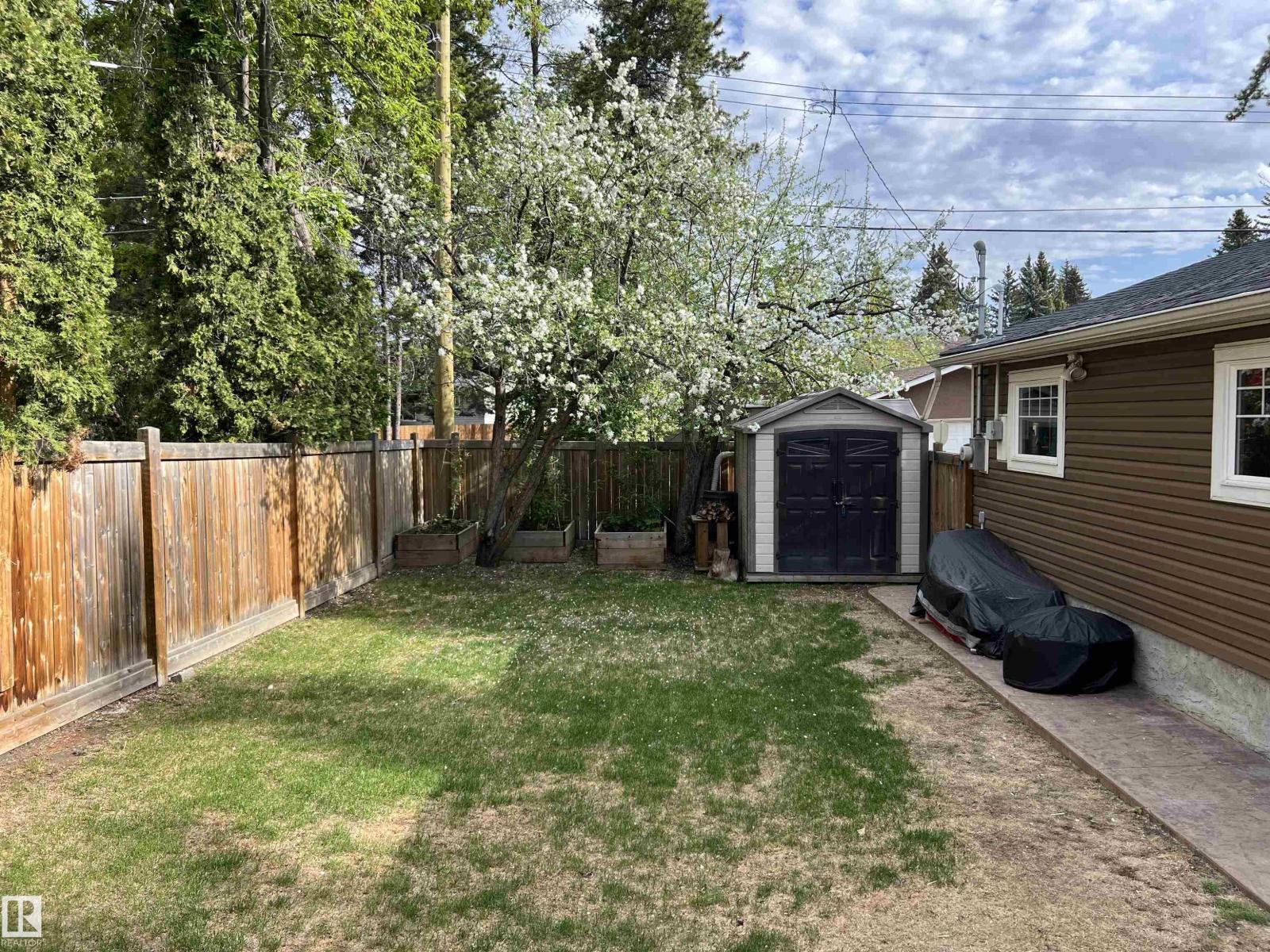 14704 88 AV NW - 52