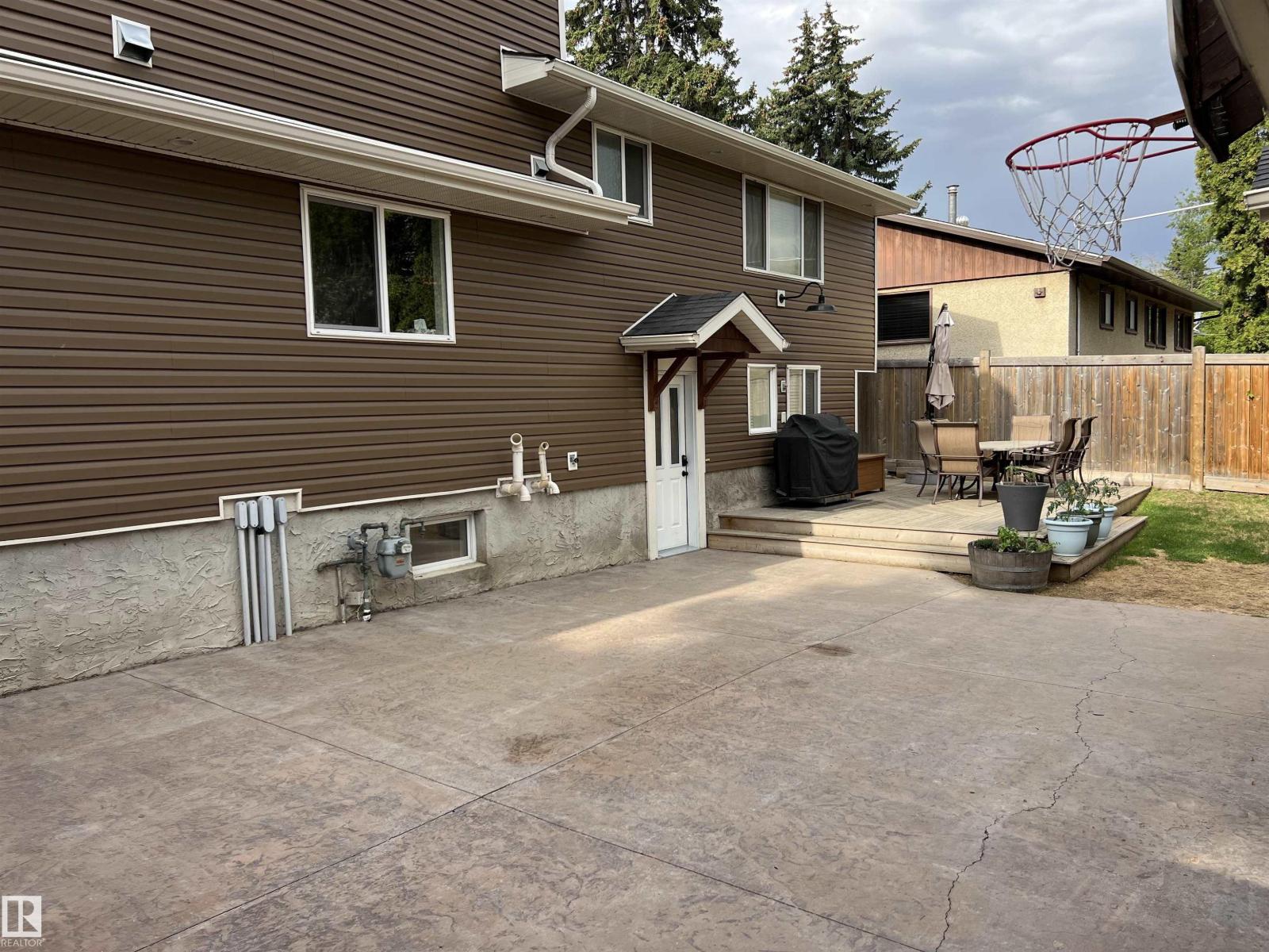 14704 88 AV NW - 53