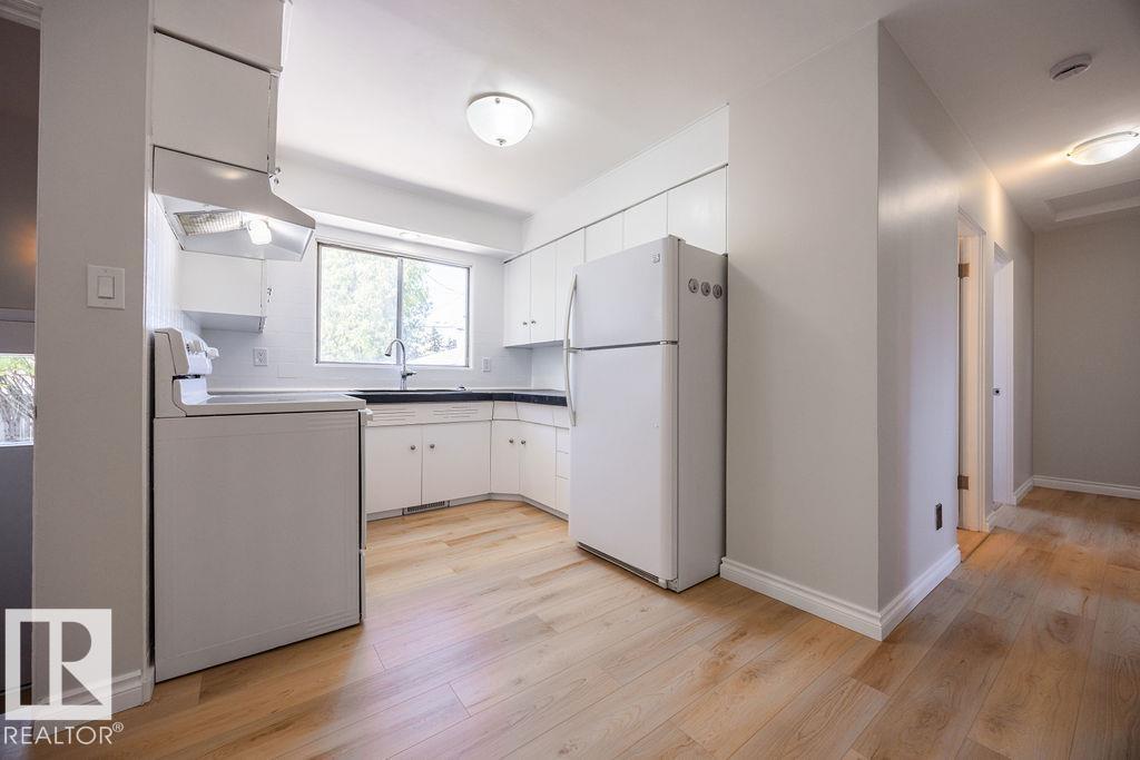 8714 164 ST NW - 10