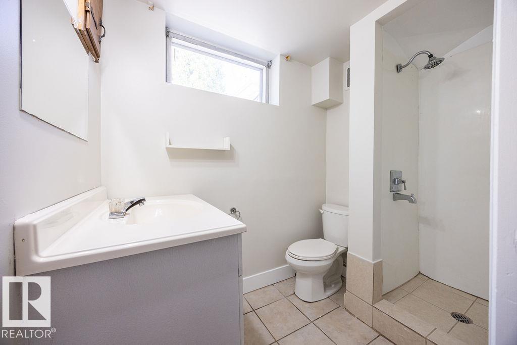 8714 164 ST NW - 29