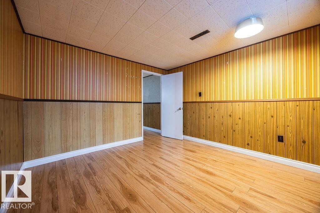 8714 164 ST NW - 31