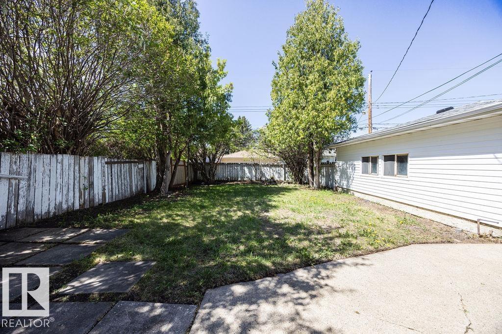 8714 164 ST NW - 35