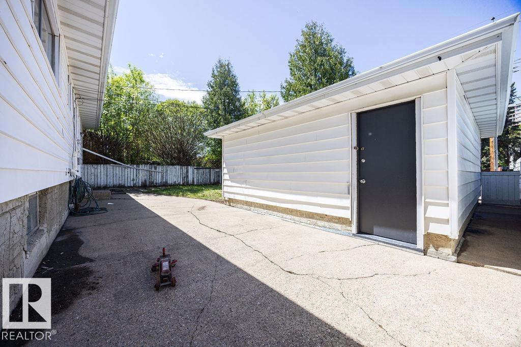 8714 164 ST NW - 37