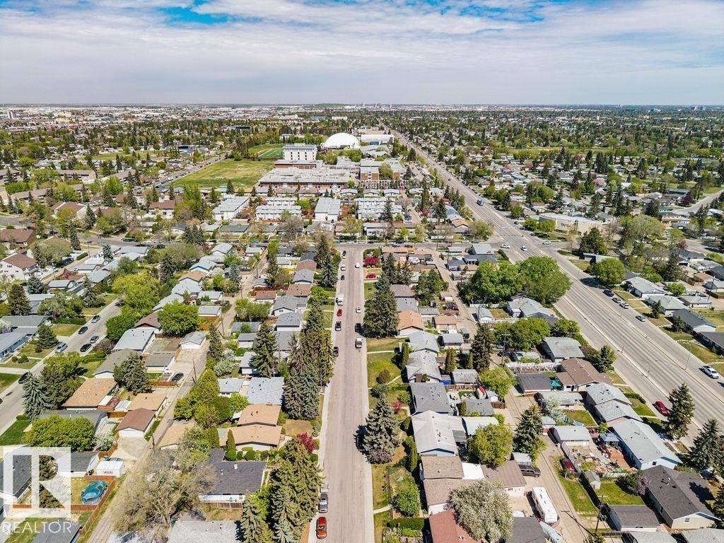 8714 164 ST NW - 49