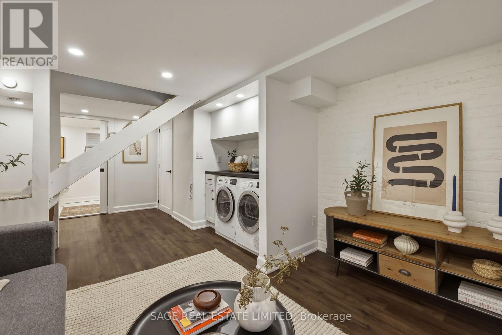 195 MUNRO STREET - 27