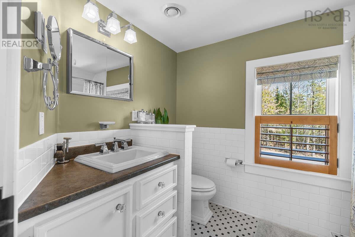 215 Conrads Road - 36