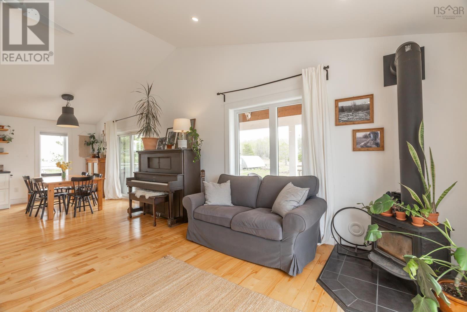 10916 Highway 1 - 28