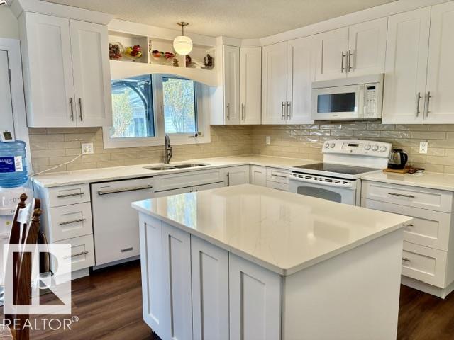 4805 53ave - 7