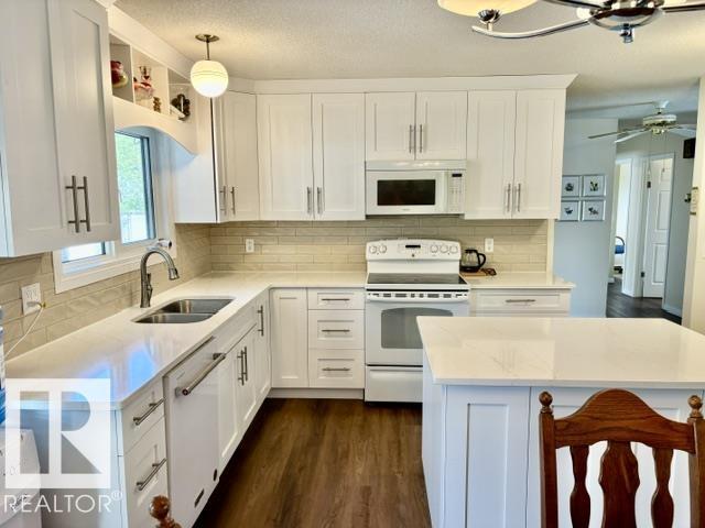 4805 53ave - 10