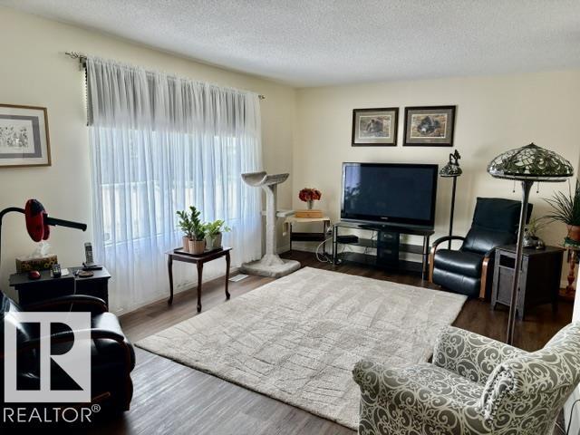 4805 53ave - 12