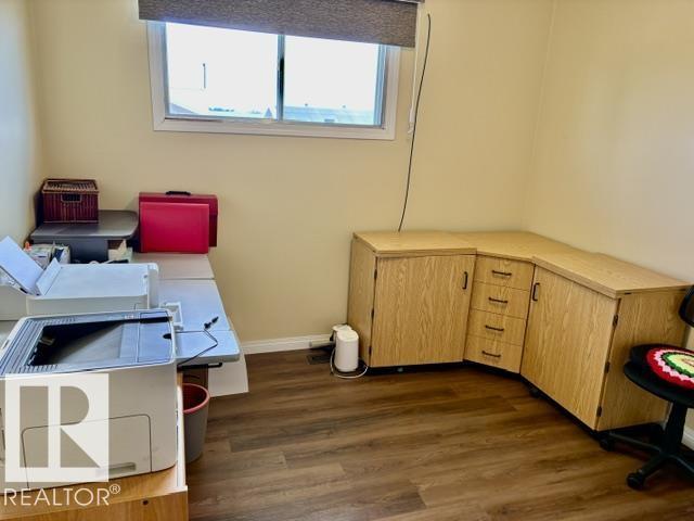 4805 53ave - 21