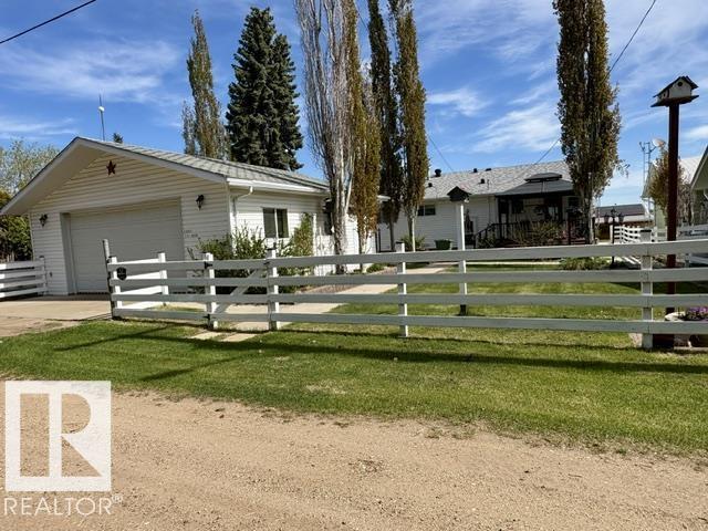 4805 53ave - 31