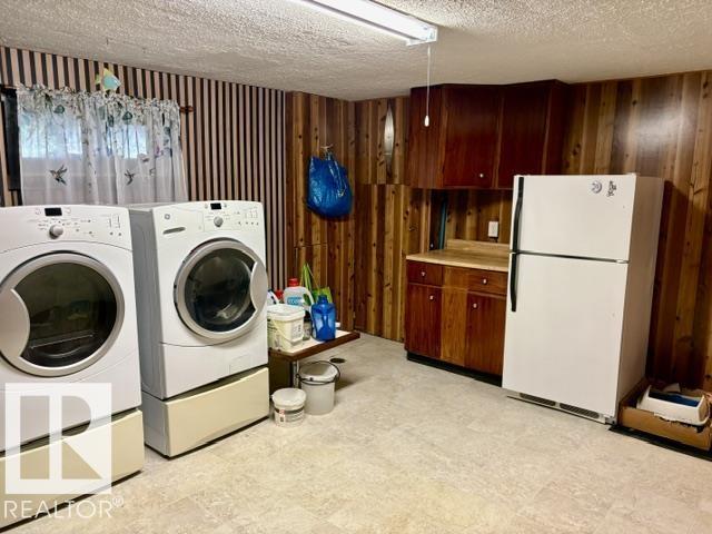 4805 53ave - 29