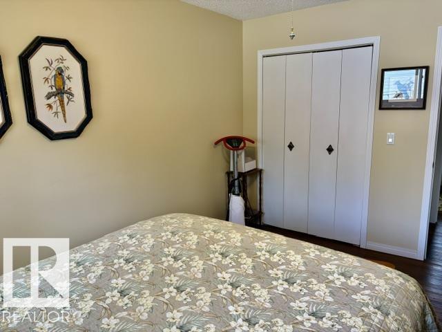 4805 53ave - 18