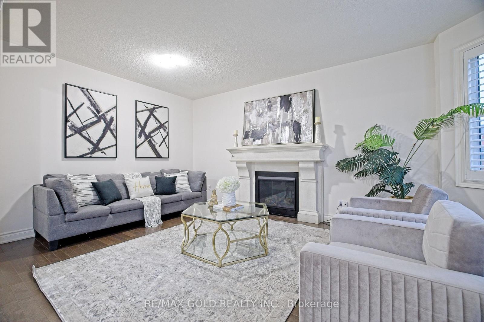 10 DOPP CRESCENT - 13