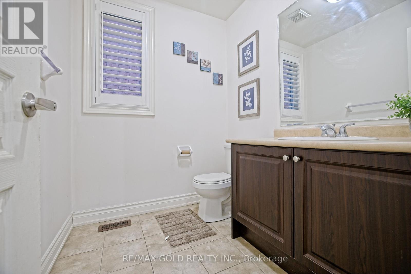 10 DOPP CRESCENT - 10