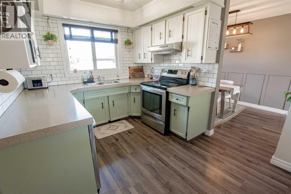 6410 94A Street - 11