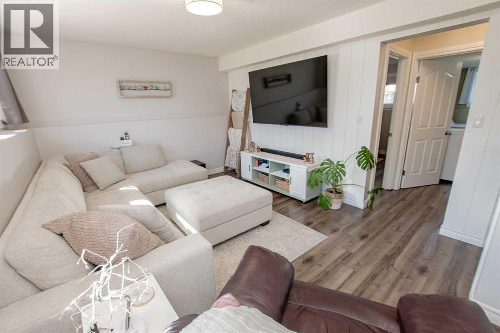 6410 94A Street - 23
