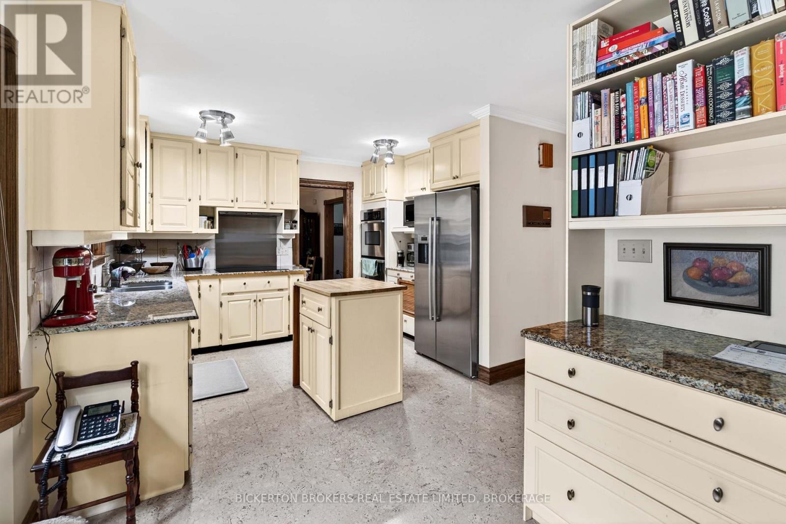 36 SHEMROCK DRIVE - 13