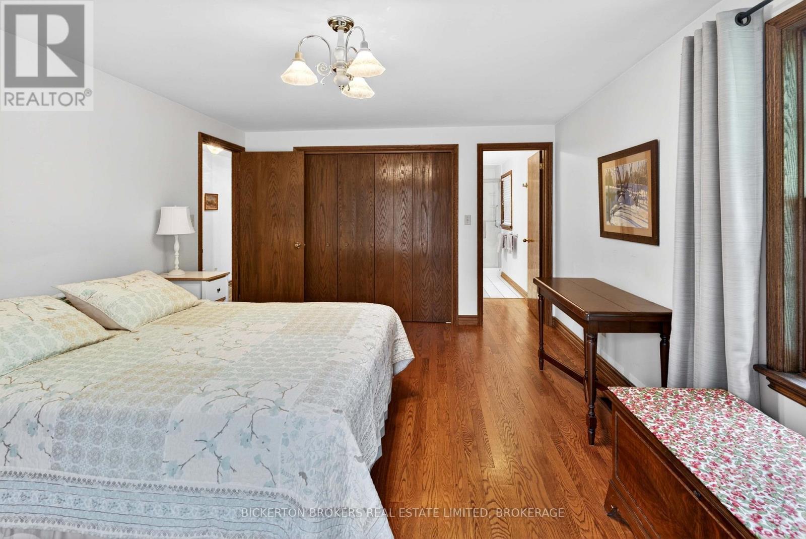 36 SHEMROCK DRIVE - 25
