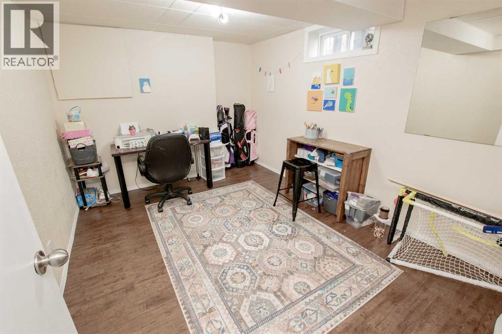 6410 94A Street - 30