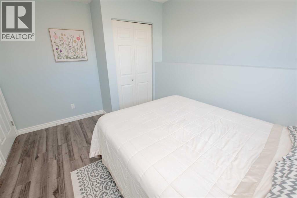 6410 94A Street - 26