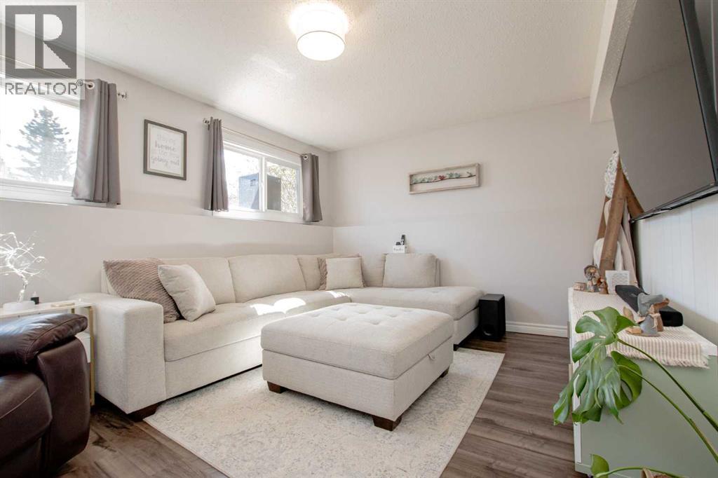 6410 94A Street - 22