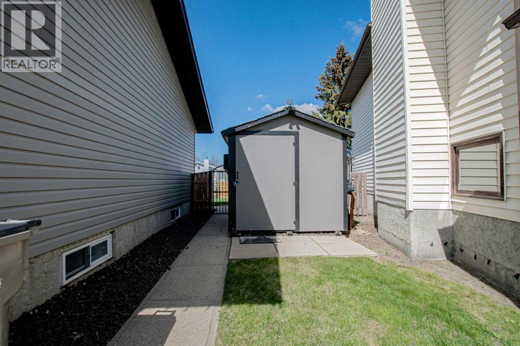 6410 94A Street - 38