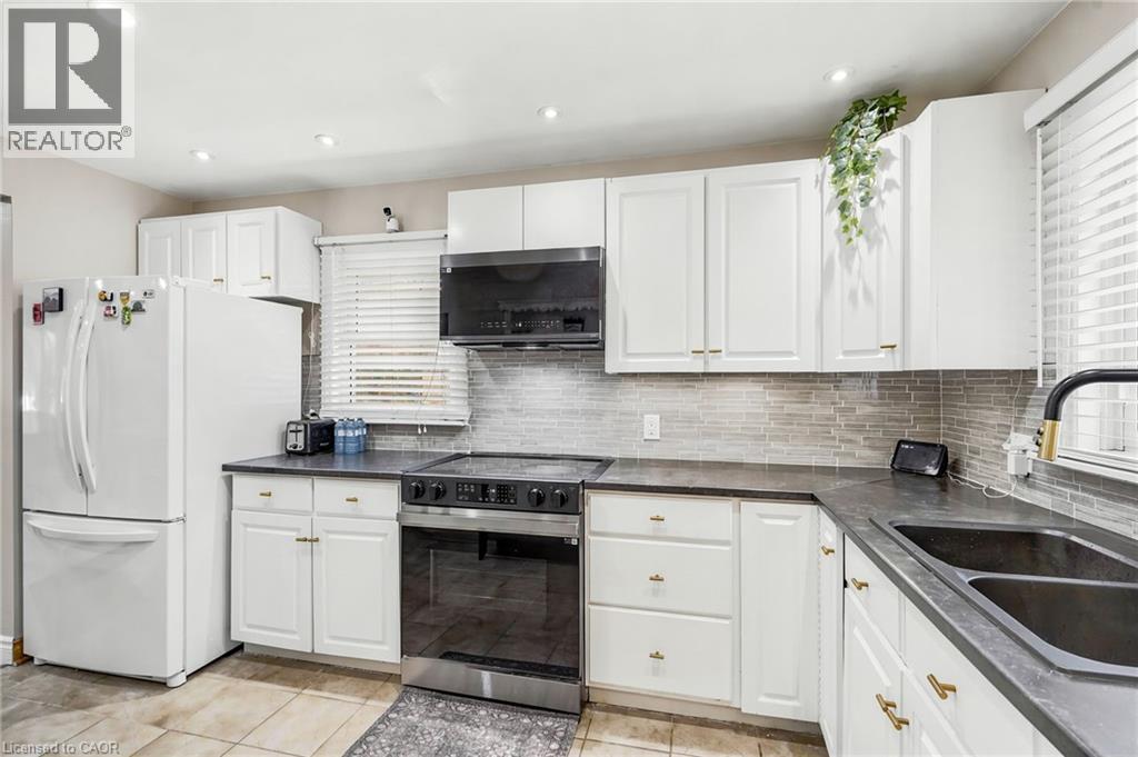 6902 DELL Avenue - 11