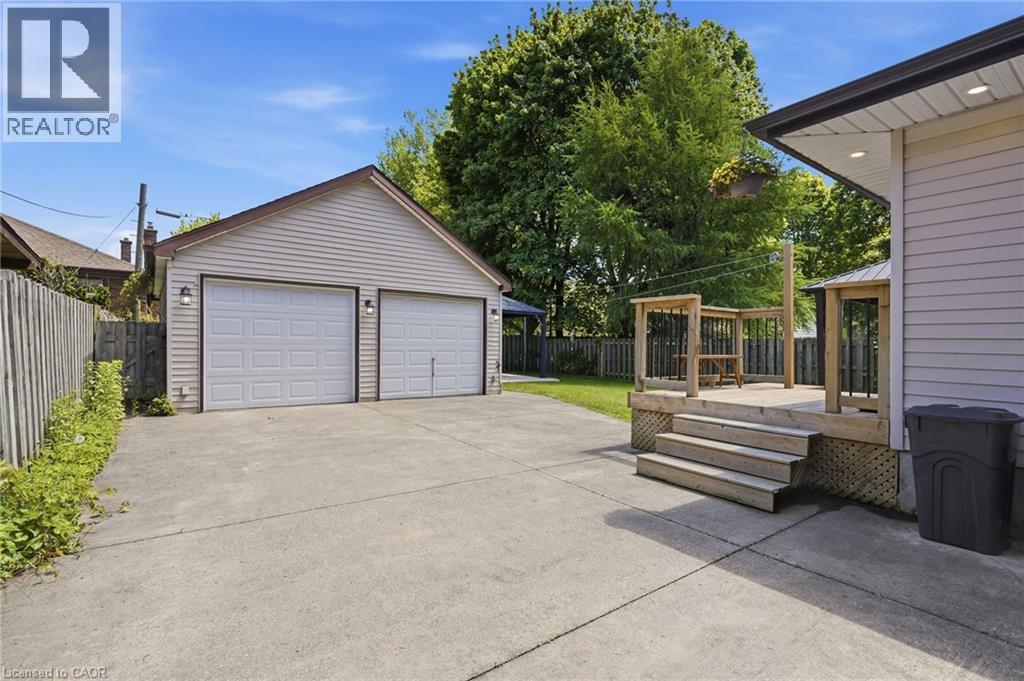 6902 DELL Avenue - 36