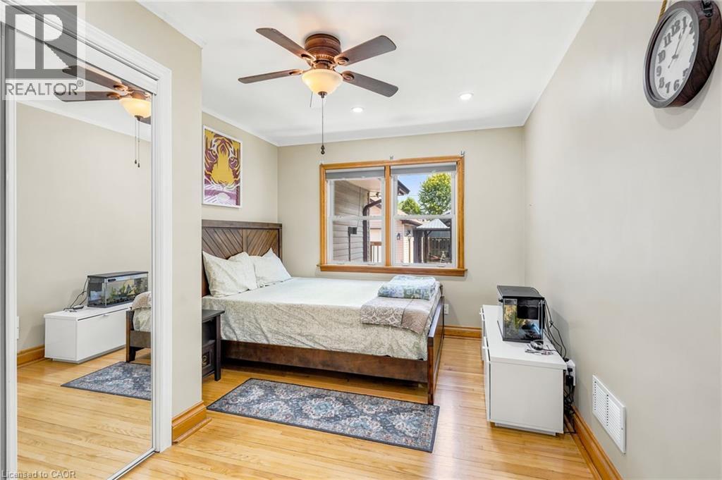 6902 DELL Avenue - 17