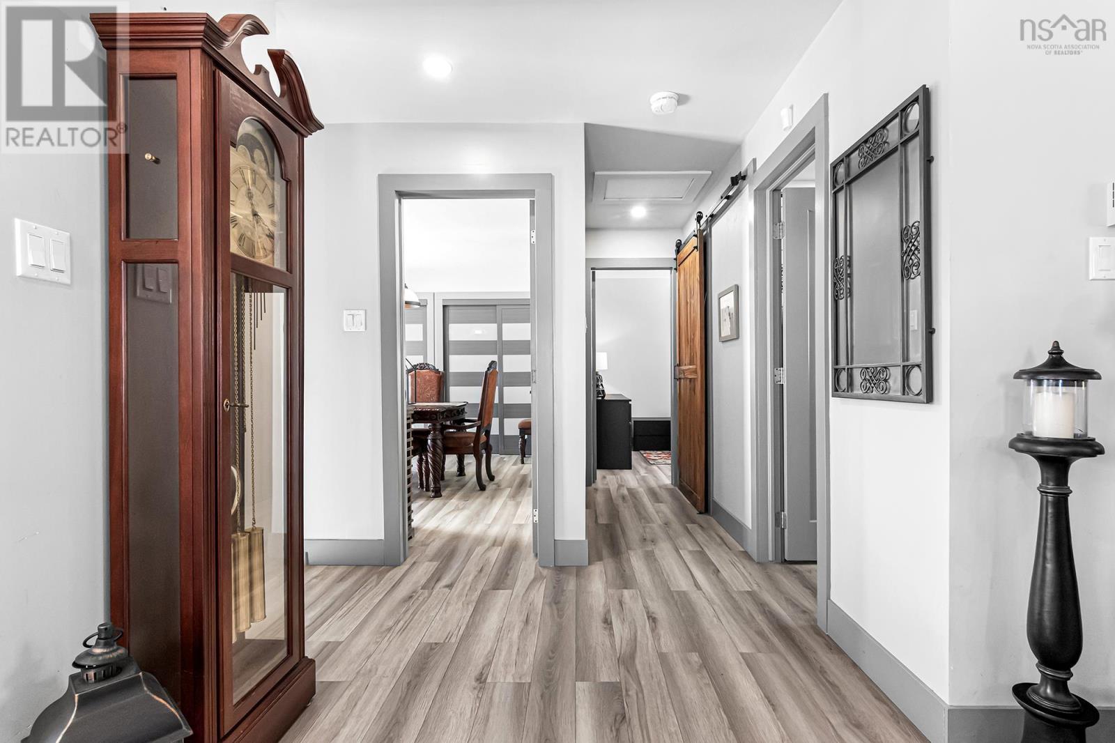 69 Pinetree Crescent - 11
