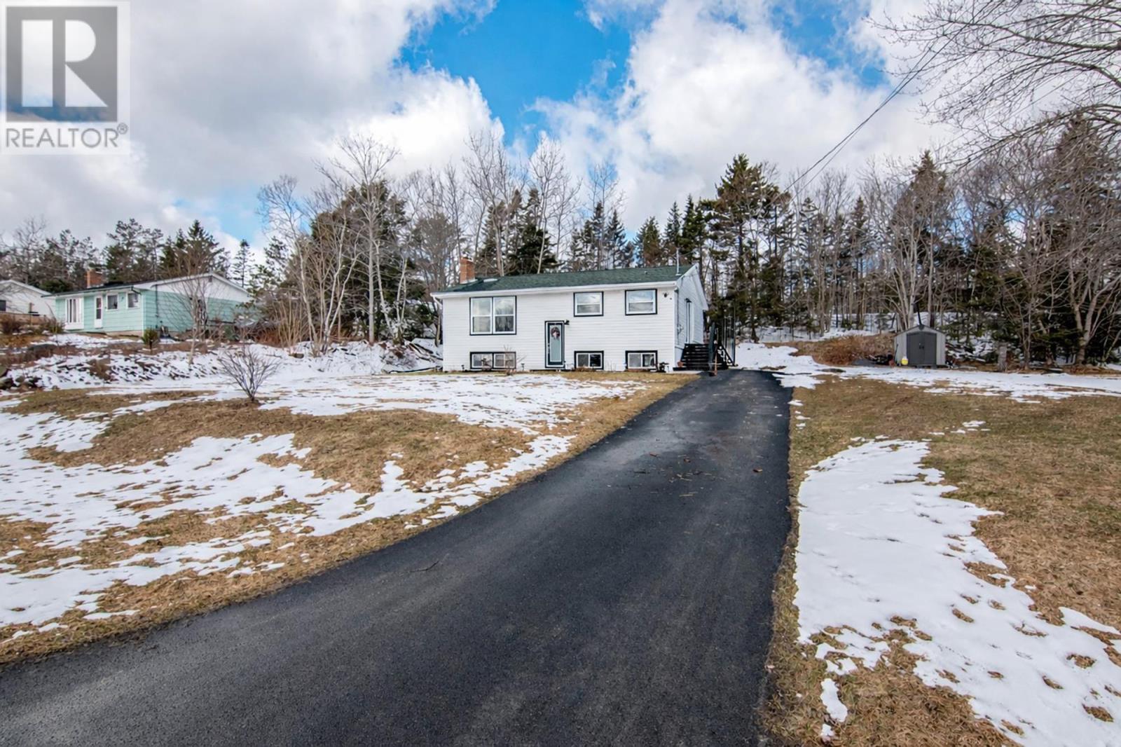 69 Pinetree Crescent - Image 3