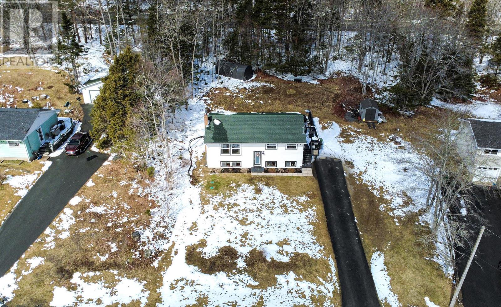 69 Pinetree Crescent - 29
