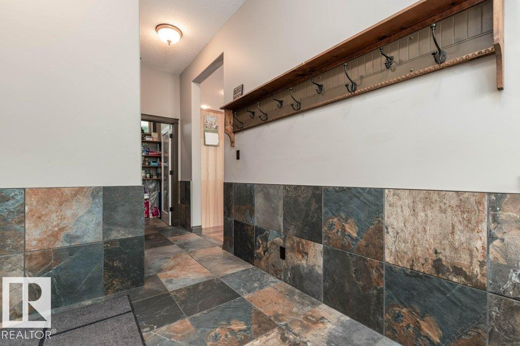 53404 RGE ROAD 11 - 25