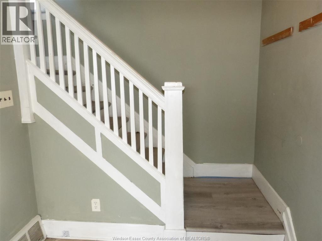 1434 TECUMSEH BOULEVARD - 11